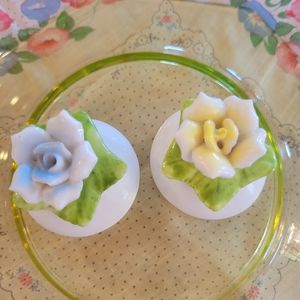 Vintage Price Import Japan Flower Salt & Pepper Shakers ~ MCM ~ Pretty ~ Cottage